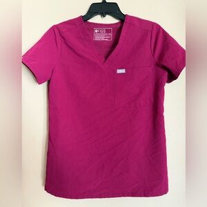 Figs Women’s  Catarina V-Neck Scrub Top in Magenta